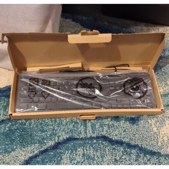 (NEW) Dell USB Keyboard CN-0N8WF8-71581-543-026X - Picture 2 of 5